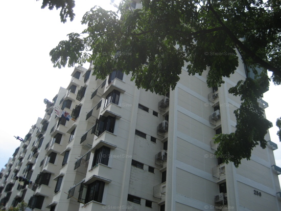 Ang Mo Kio Avenue 4 thumbnail photo